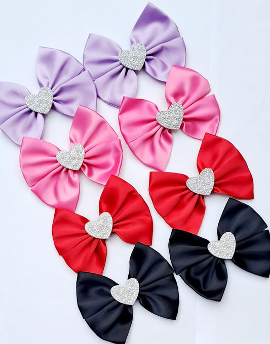 🎀2pc(Pair) Satin Bow With Heart Clip Set🎀(2 Clips)