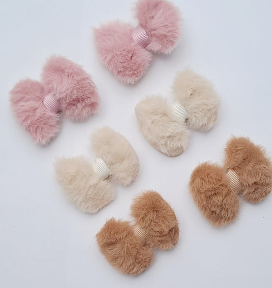 🎀6pc Soft Fluffy Bow Clip Set🎀