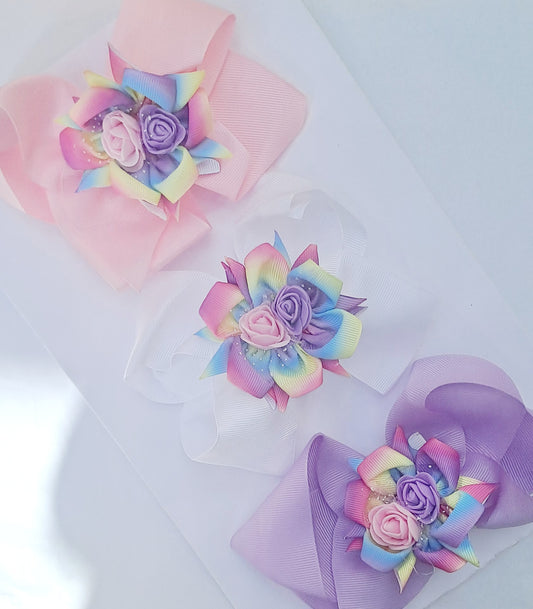 🎀Pretty Bow Clip With Flower Detail🎀