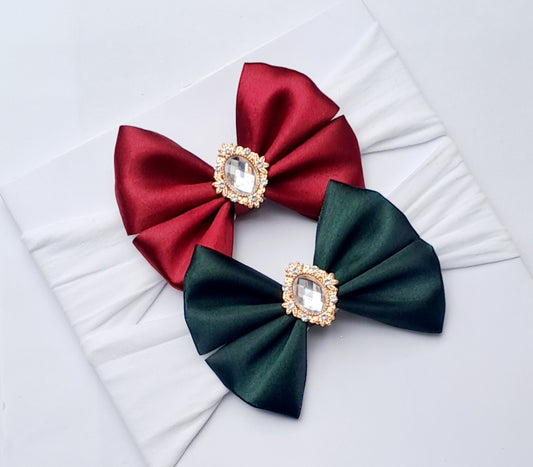 🎀Satin Bow Headband With Gold Gem Centre 🎀Available In Dark Red or Green