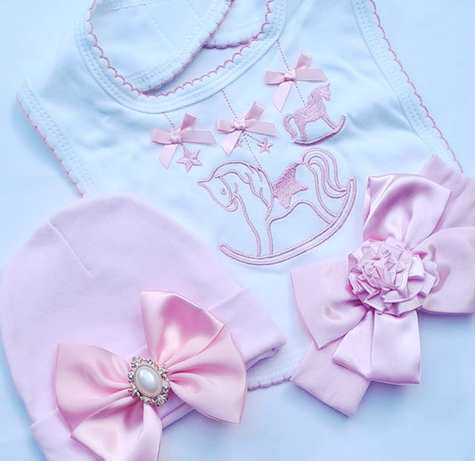 🎀Baby Bundle🎀Embroidered Bib,Hat And Headband (Newborn And 0-3 Months)