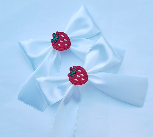🎀2pc Satin Bow Clip Set With Strawberry Centre🎀